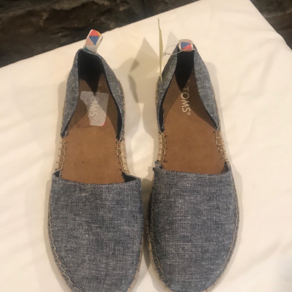 Toms 8.5 denim canvas shoes NEW